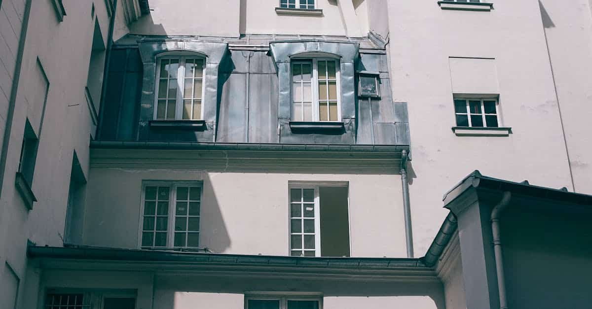 découvrez les nombreux avantages de l'immobilier ancien : un charme intemporel, une meilleure stabilité d'investissement, des opportunités de rénovation et un cadre de vie authentique. apprenez pourquoi l'ancien reste un choix privilégié pour les investisseurs avisés.