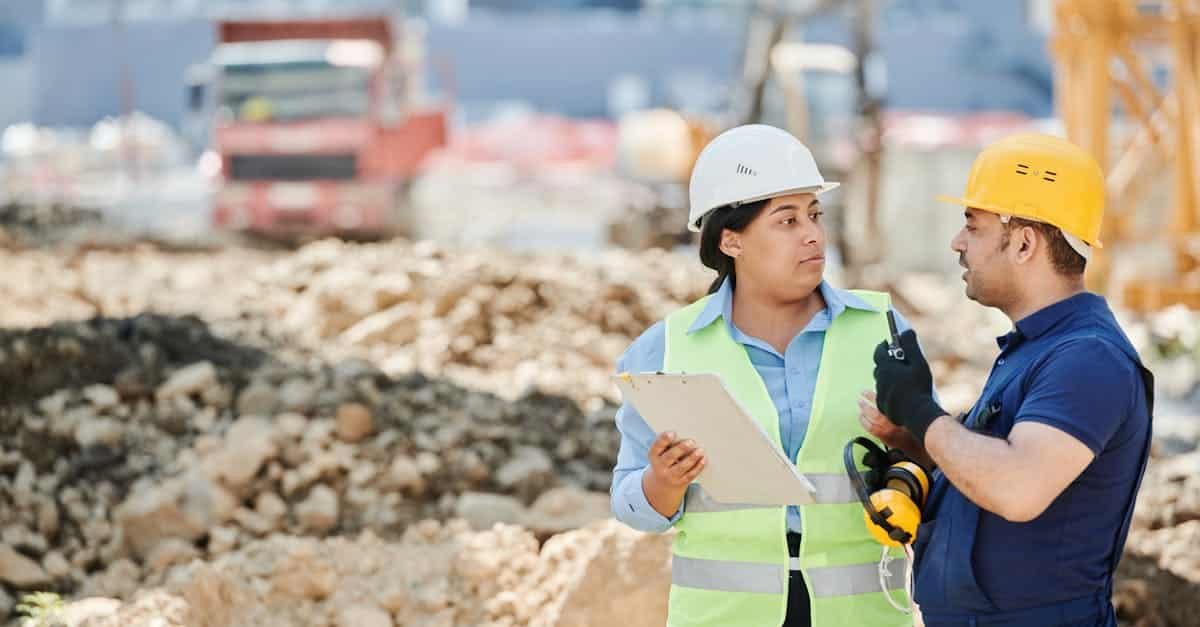 découvrez les réglementations en matière de construction pour garantir la sécurité, la qualité et la conformité de vos projets. informez-vous sur les normes à respecter et les bonnes pratiques pour une construction durable et responsable.