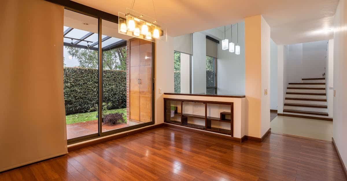 découvrez les étapes essentielles d'une transaction immobilière en france. ce guide vous accompagne à travers le processus d'achat ou de vente, des visites de biens aux négociations, en passant par les démarches administratives et juridiques. assurez-vous une transaction sereine et réussie.