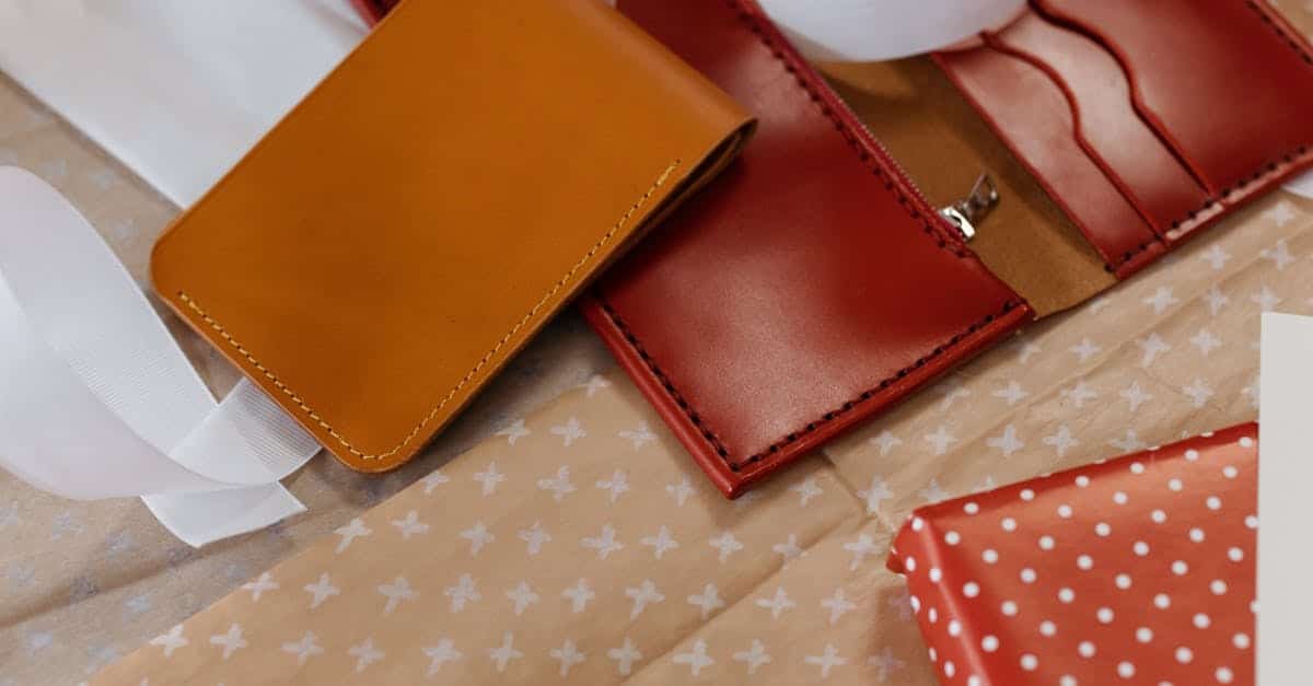 découvrez notre sélection de wallets tendance, alliant élégance et praticité. explorez des modèles variés pour tous vos besoins : porte-monnaie, porte-cartes et plus encore. trouvez le wallet parfait qui vous accompagnera au quotidien.