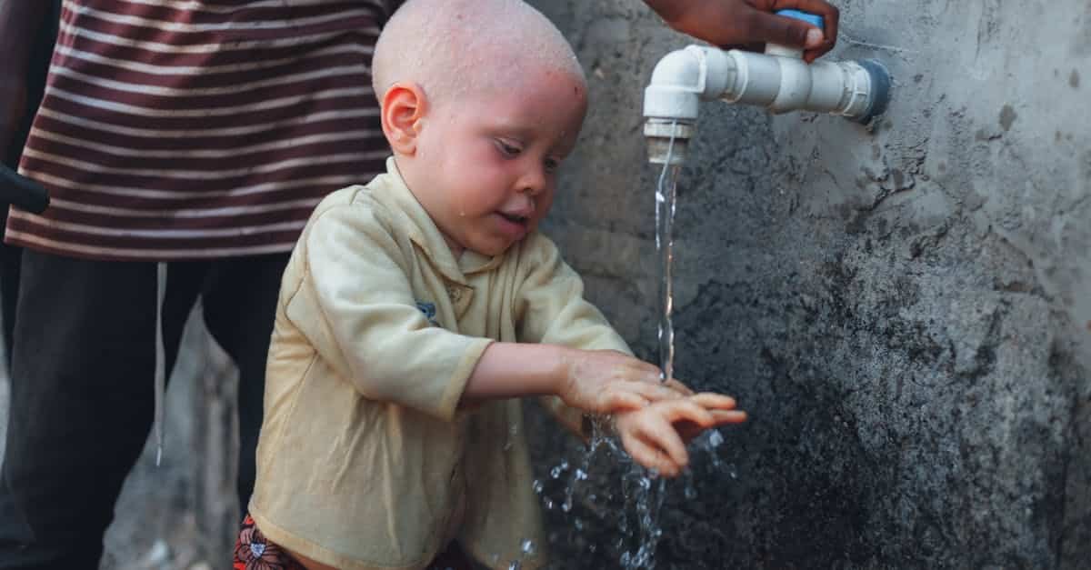 découvrez les enjeux et les solutions face à la pénurie d'eau dans le monde. explorez les causes de la rareté de l'eau, ses impacts sur l'environnement et les stratégies durables pour préserver cette ressource essentielle.